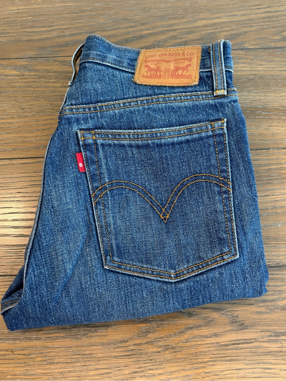 Levi's White Oak Cone Denim Blue Distressed Straight Jeans Size 25